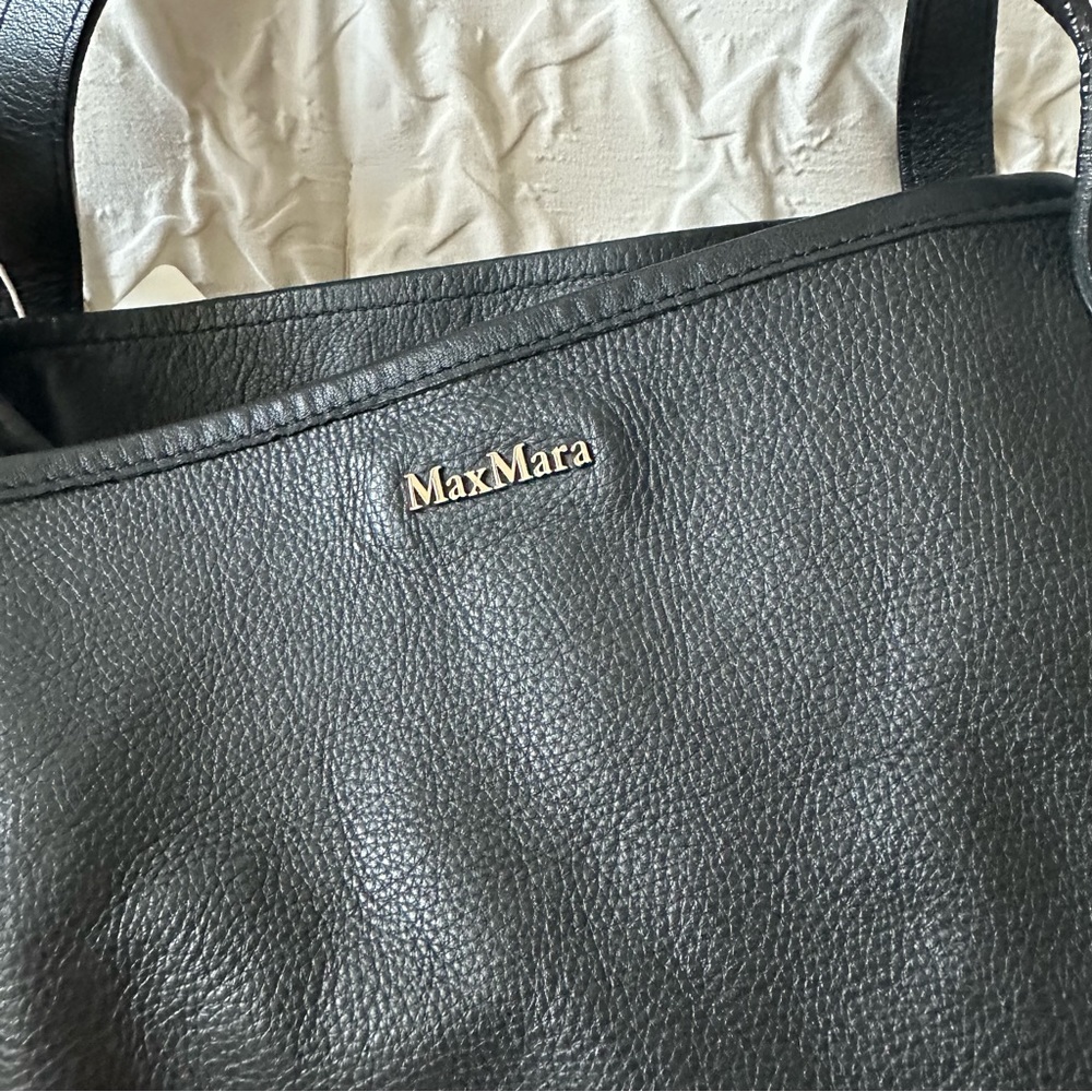MaxMara Black Leather Shoulder Bag - Picture 2 of 15